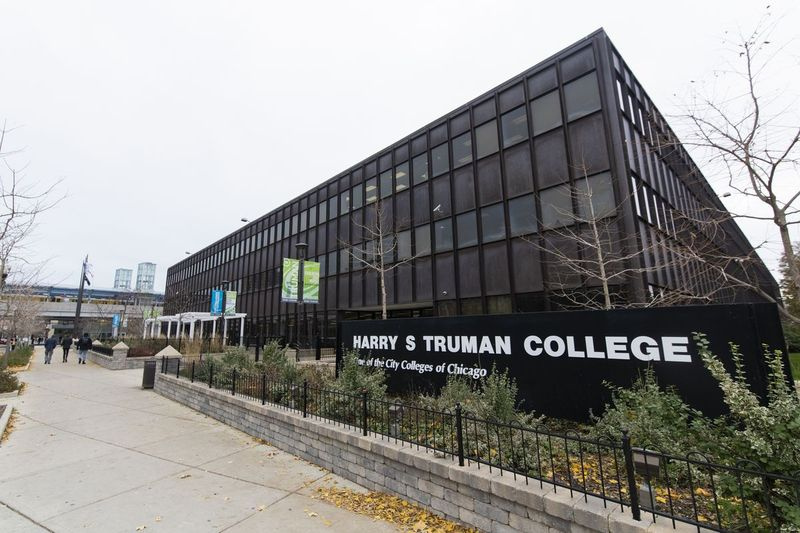 Harry S Truman College, uno de los colegios universitarios de la ciudad de Chicago en Uptown.