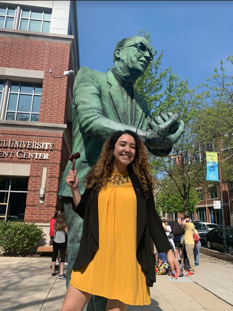 Gisselle Cervantes, présidente du corps étudiant et DePaul senior, lors de l