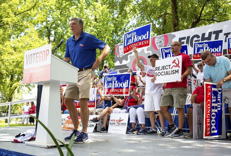 Den amerikanske rep. Darin LaHood, R-Ill., taler under den republikanske dag på Illinois State Fair i 2019.