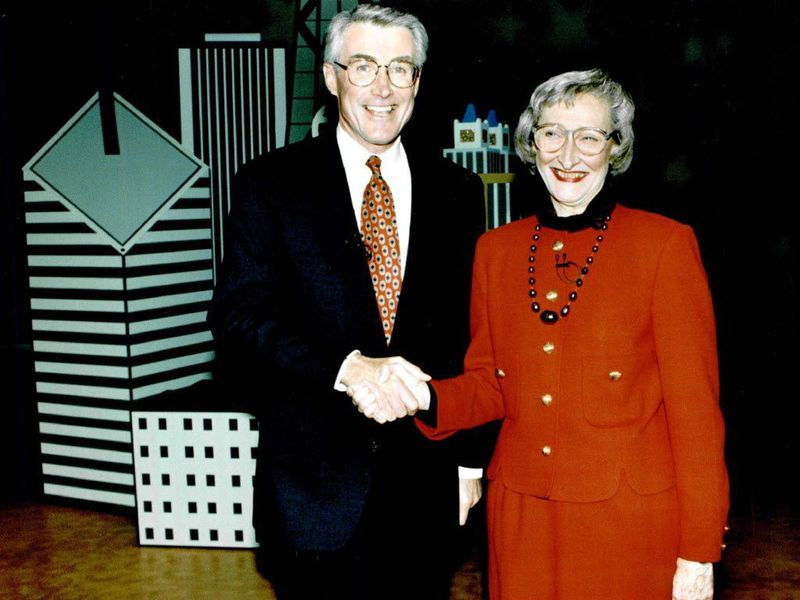 Guverner Jim Edgar in demokratska izzivalka Dawn Clark Netsch leta 1994. Fotografija datoteke Sun-Times Tom Cruze.