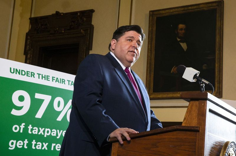 Guverner J. B. Pritzker razkrije svoj podiplomski načrt dohodnine za leto 2019.