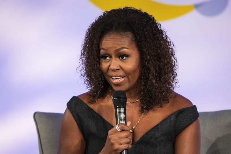 Bekas Wanita Pertama Michelle Obama bercakap semasa Sidang Kemuncak Yayasan Obama di Institut Teknologi Illinois di South Side, Selasa, 29 Okt. 2019.