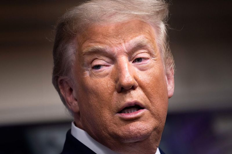 Dalam foto fail ini bekas Presiden AS Donald Trump bercakap semasa taklimat di Rumah Putih 27 September 2020, di Washington, DC.