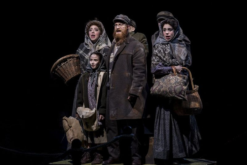 Michelle Lauto (de gauche), Paula Hlava, Benjamin Magnuson et Zoe Nadalin dans Ragtime au Marriott Lincolnshire Theatre. | LIZ LAUREN