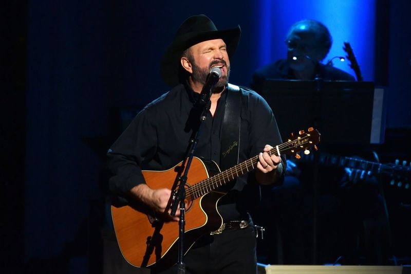 Garth Brooks vystupuje na koncertě uctění Gershwinovy ​​ceny The Library of Congress v DAR Constitution Hall loni v březnu ve Washingtonu, DC.