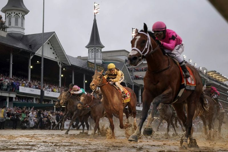 Tegoroczne Kentucky Derby będzie niepodobne do żadnego ze swoich poprzedników ze względu na pandemię i kontrowersje związane ze śpiewaniem My Old Kentucky Home.