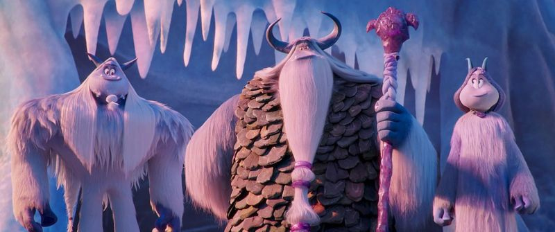 Common geeft de stem van de Stonekeeper, die de regels van een Yeti-koninkrijk handhaaft, in Smallfoot. | Warner Bros.