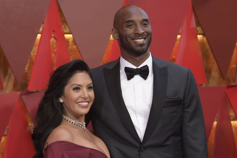 Vanessa Laine Bryant și Kobe Bryant ajung la premiile Oscar de la Dolby Theatre din Los Angeles în 2018.