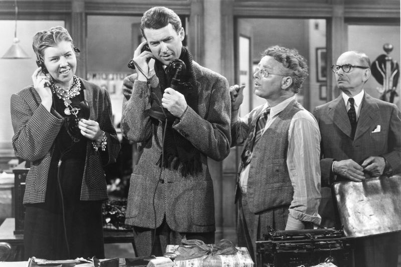 Es una vida maravillosa protagonizada por Jimmy Stewart (centro) | FOTO SUMINISTRADA