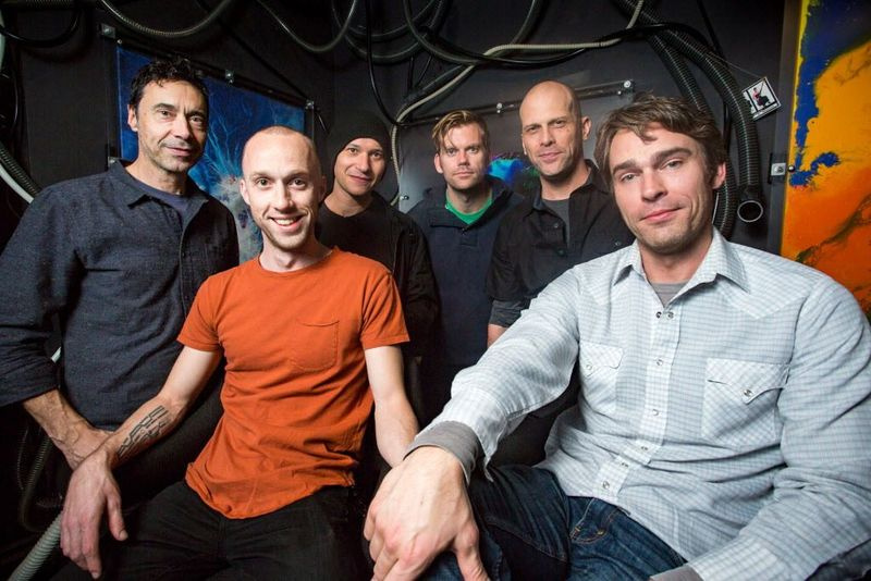 La compañía de Chicago del Blue Man Group: Scott Bishop (desde la izquierda), Callum Grant, Tom Galassi, Gareth Hinsley, Eric Gebow y Brian Tavener son fotografiados en el Briar Street Theatre, el martes 7 de noviembre de 2017. | James Foster / Para el Sun-Times