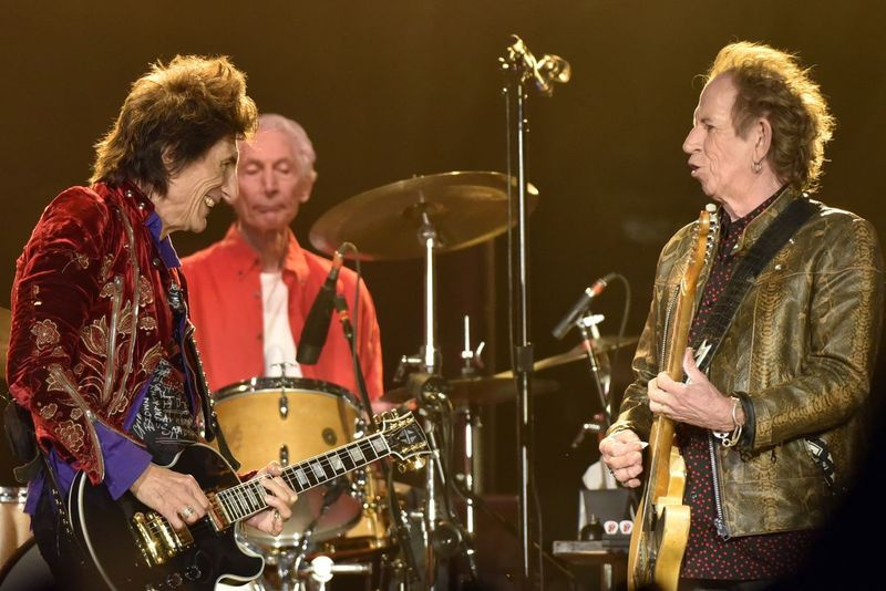 Ron Wood vasakul, Charlie Watts ja Keith Richards Rolling Stonesist esinevad No Filter tuuril Soldier Fieldis reedel, 21. juunil 2019 Chicagos. (Foto Rob Grabowski/Invision/AP) ORG XMIT: ILRG105