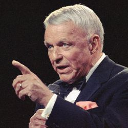 Frank Sinatra en 1990 en el Radio City Music Hall de Nueva York. | Mario Suriani / AP
