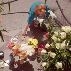 La estrella de Frank Sinatra en el Paseo de las Estrellas de Palm Springs en Palm Springs, California, el viernes 15 de mayo de 1998. | AP