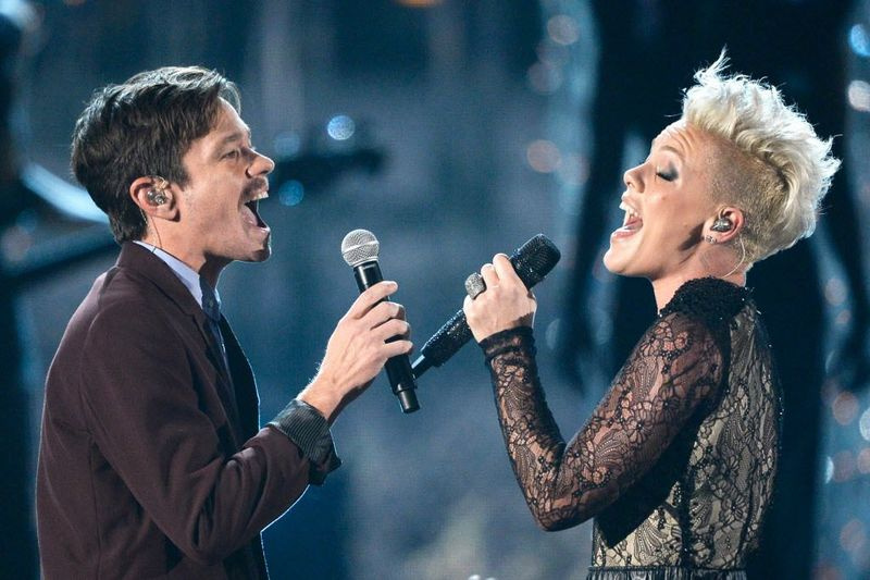 Pink og Nate Ruess, som opptrådte på Grammy Awards i januar 2014, kom fortjent til bind 46 med deres søte samarbeid Just Give Me a Reason. | Getty bilder