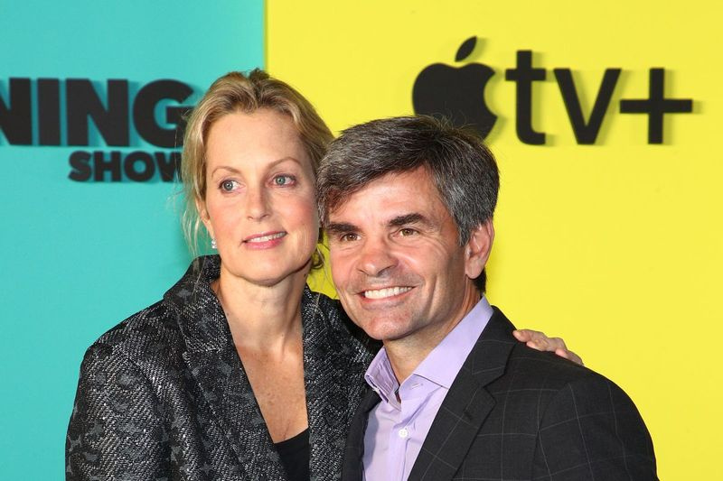 2019 m. spalio 28 d. Niujorke, David Geffen Hall, Ali Wentworth ir George Stephanopoulos dalyvauja „Apple TV+“ pasaulinėje „The Morning Show“ premjeroje.