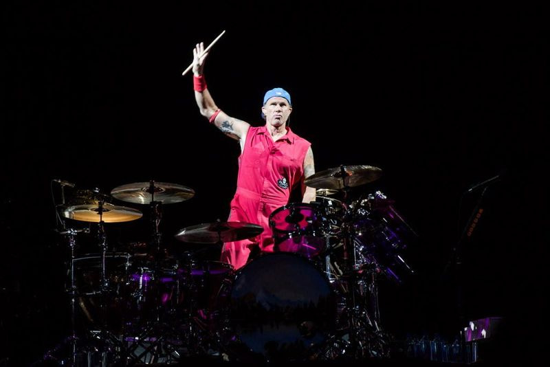 El baterista de Red Hot Chili Peppers, Chad Smith, se presenta en el United Center el viernes 30 de junio de 2017. | Santiago Covarrubias / Para el Sun-Times
