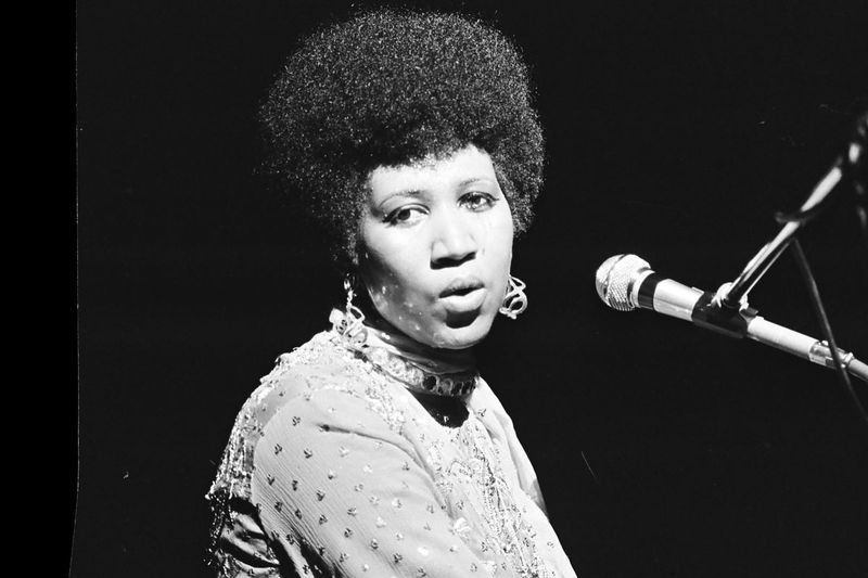 Aretha Franklin występuje na koncercie w Arie Crown Theatre w 1972 roku. Uwielbiam Chicago, mówi piosenkarka. | ZDJĘCIE PLIKU
