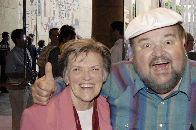 Dom DeLuise og kona Carol ankommer en filmforhåndsvisning i 2003 i Hollywood, California.