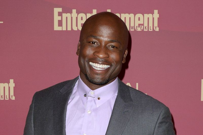 Ο Akbar Gbaja-Biamila παρευρίσκεται στο Pre-Emmy Party 2019 που διοργανώθηκε από το Entertainment Weekly και τη L