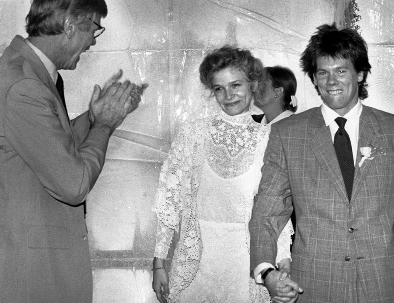 Trentacinque ospiti hanno partecipato al matrimonio degli attori Kyra Sedgwick e Kevin Bacon nel 1988.