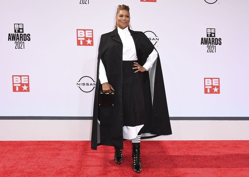 Kuninganna Latifah saabub pühapäeval, 27. juunil 2021 Los Angelese Microsofti teatris BET Awardsi jagamisele.