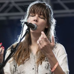 Haley Fohr och resten av Circuit des Yeux uppträder på Pitchfork 2018. | Colin Boyle/Sun-Times