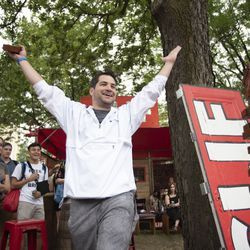 Tom Constantino, Chicago, firar att ha vunnit ett stort jengaspel. | Colin Boyle/Sun-Times