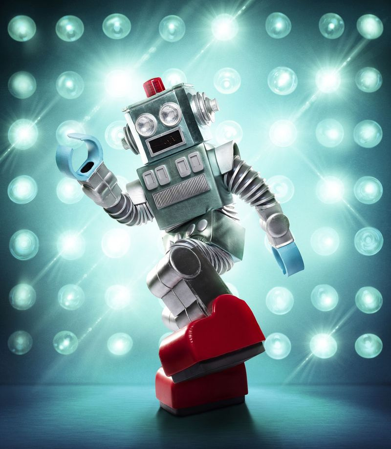 Robot je med najnovejšimi dodatki v tej sezoni za The Masked Singer na Foxu.