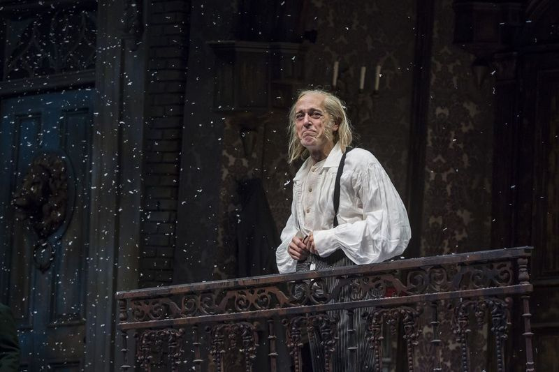 Larry Yando mängib Scrooge