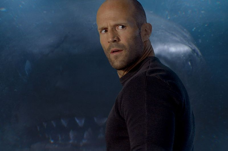 Jason Statham spiller en redningsmand genforenet med havdyret i The Meg. | WARNER BROS.