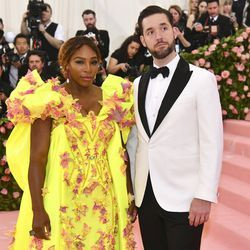 Serena Williams, à esquerda, e Alexis Ohanian | Foto de Charles Sykes / Invision / AP