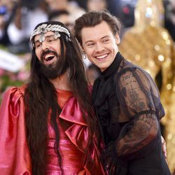 Harry Styles, certo, e o designer Alessandro Michele | Foto de Evan Agostini / Invision / AP