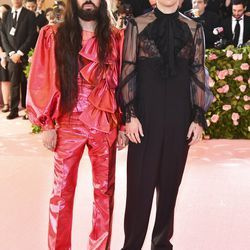 Designer Alessandro Michele, à esquerda, e Harry Styles | Foto de Charles Sykes / Invision / AP