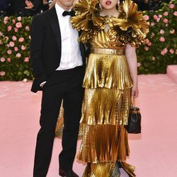 Designer Joseph Altuzarra, à esquerda, e Awkwafina | Foto de Charles Sykes / Invision / AP