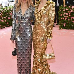 Sienna Miller, à esquerda, e Emily Blunt | Foto de Charles Sykes / Invision / AP