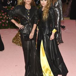 Mary Kate Olsen, à esquerda, e Ashley Olsen | Foto de Evan Agostini / Invision / AP
