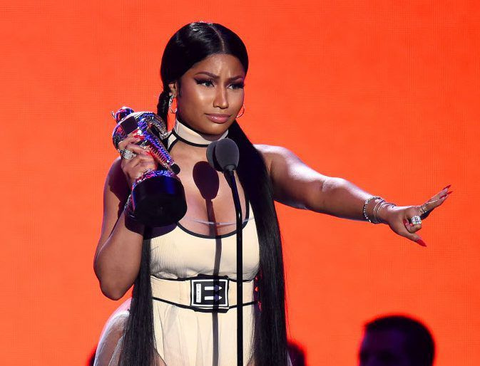 Nicki Minaj modtager prisen for 