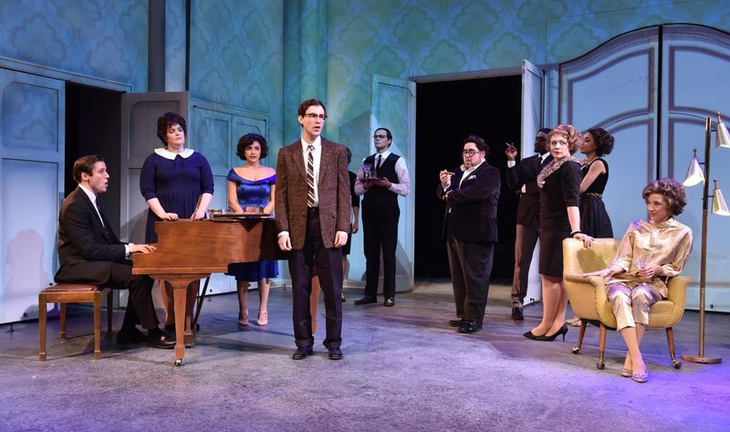 Stephen Sondheim-George Furthi muusikali Merrily We Roll Along näitlejad, mida nüüd lavastab Porchlight Music Theatre. | Michael kuller
