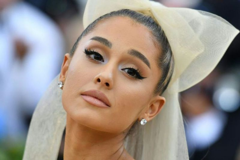 Ariana Grande abandonou a estreia de ‘SNL’ por ‘razões emocionais’
