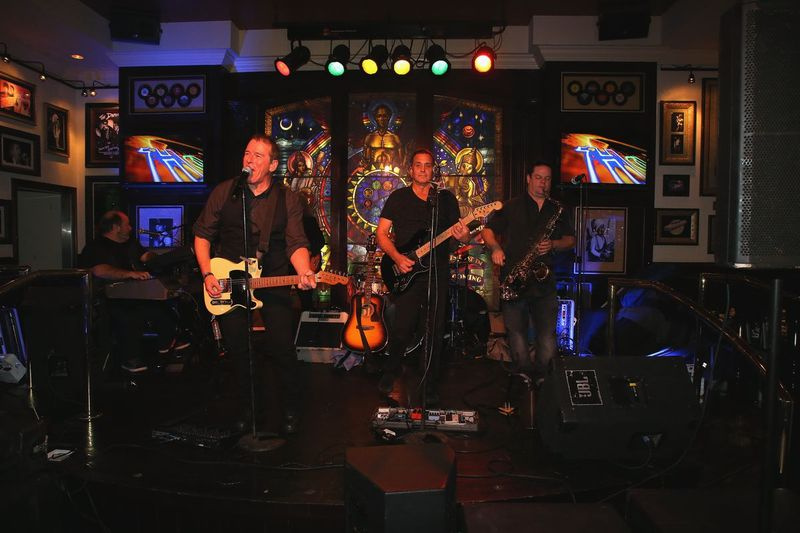B Street Band cântă la cea de-a 20-a aniversare a lui Hard Rock Cafe, marți, 15 noiembrie 2016, în Atlantic City, NJ. (Fotografia de Bill McCay/Getty Images