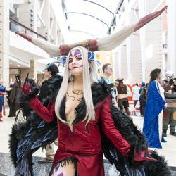 Brooke Stenz, klædt ud som Ultimecia fra videospillet Final Fantasy VIII, på C2E2 lørdag på McCormick Place.