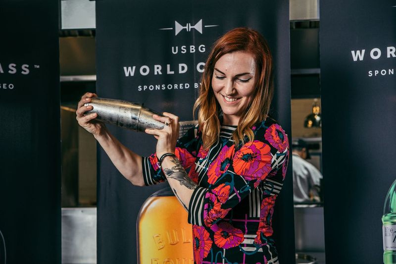 Katie Renshaw konkurrerer i United States Bartenders’ Guild World Class i Shelbyville, Kentucky.