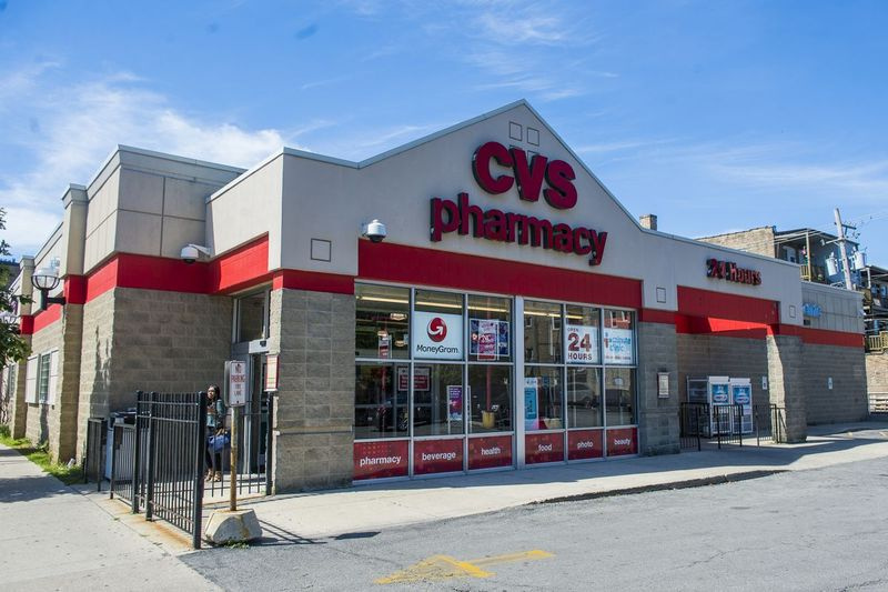 CVS Pharmacy se sídlem na 6150 N. Broadway v Chicagu.
