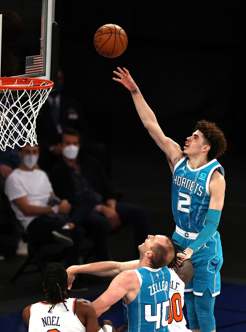 Charlotte Hornets v New York Knicks