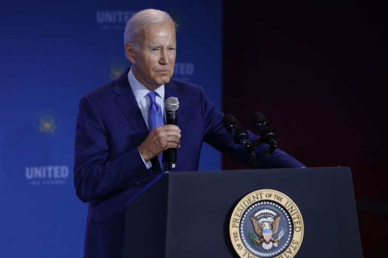   President Biden levererar kommentarer vid toppmötet United We Stand i Vita huset