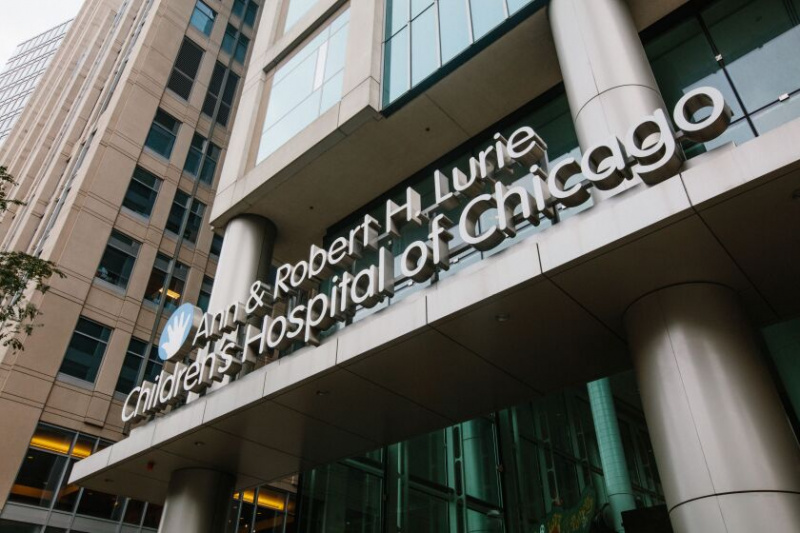  La sede principale del Lurie Children's Hospital di Chicago al 225 E. Chicago Ave.
