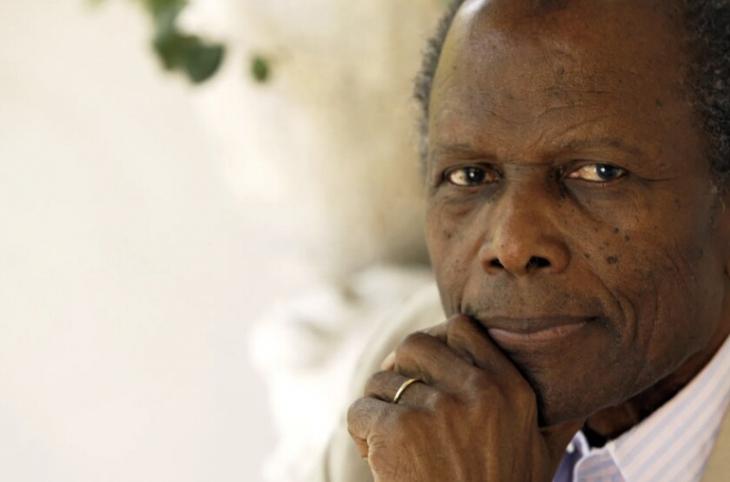   El actor Sidney Poitier posa para un retrato en Beverly Hills, California, el 2 de junio de 2008. Matt Sayles, AP