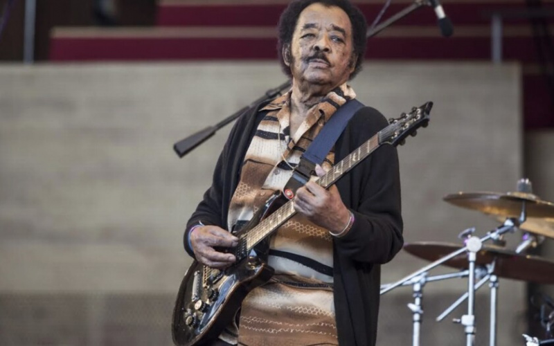   El músico de blues Jimmy Johnson. Lola Reynaerts / Delmark Records