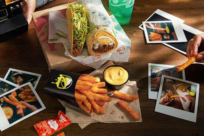 12月24日から、タコベルは、1ドルのロードされたナチョタコス、タコスとブリトーの渇望パック、ベーコンクラブチャルーパと一緒にナチョフライを復活させると言います。