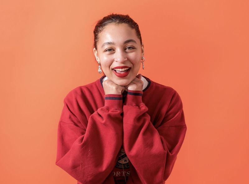 Juliana Guenoは、金曜日のイベントで彼女の衣料品ブランド、Mind How YouGoで紹介された40のブラックベンダーの1つです。